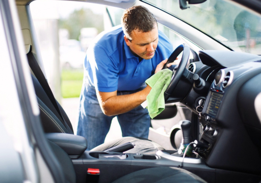 Higienização Interna do Carro: Como Manter Seu Veículo Limpo e Saudável